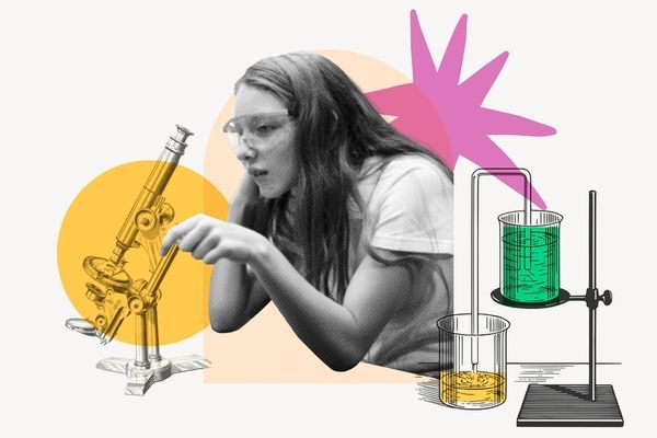 Una studentessa in un laboratorio scolastico, impegnata in attività pratiche di scienze, tecnologia, ingegneria e matematica (STEM). Utilizza strumenti tecnologici ed è concentrata su un esperimento scientifico.